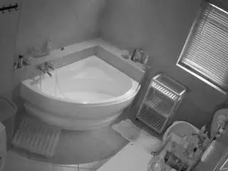 Voyeurcam-julmodels-bath-1st-2  live sex cam