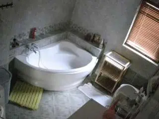 Voyeurcam-julmodels-bath-1st-2  live sex cam