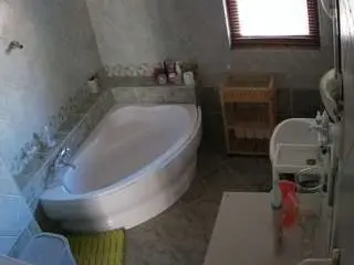 Voyeurcam-julmodels-bath-1st-2  live sex cam