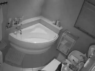 Voyeurcam-julmodels-bath-1st-2  live sex cam