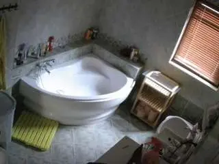 Voyeurcam-julmodels-bath-1st-2  live sex cam