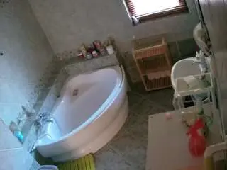 Voyeurcam-julmodels-bath-1st-2  live sex cam