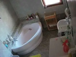 Voyeurcam-julmodels-bath-1st-2  live sex cam