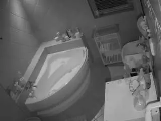 Voyeurcam-julmodels-bath-1st-2  live sex cam