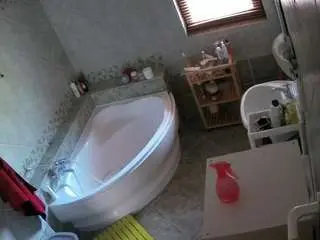 Voyeurcam-julmodels-bath-1st-2  live sex cam