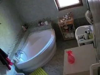 Voyeurcam-julmodels-bath-1st-2  live sex cam