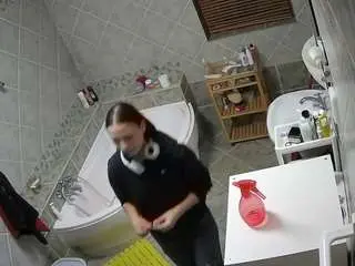 Voyeurcam-julmodels-bath-1st-2  live sex cam