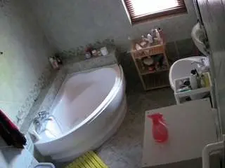 Voyeurcam-julmodels-bath-1st-2  live sex cam