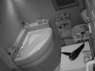 Voyeurcam-julmodels-bath-1st-2  live sex cam