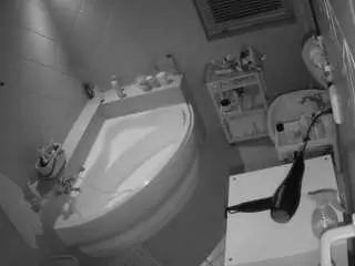 Voyeurcam-julmodels-bath-1st-2  live sex cam