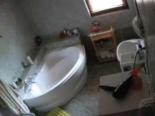 Voyeurcam-julmodels-bath-1st-2  live sex cam
