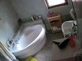 Voyeurcam-julmodels-bath-1st-2  live sex cam