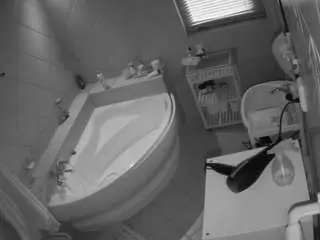 Voyeurcam-julmodels-bath-1st-2  live sex cam