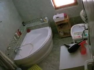 Voyeurcam-julmodels-bath-1st-2  live sex cam