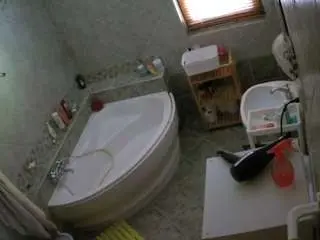 Voyeurcam-julmodels-bath-1st-2  live sex cam