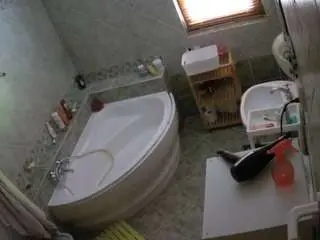 Voyeurcam-julmodels-bath-1st-2  live sex cam