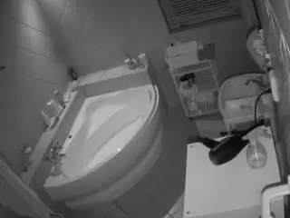 Voyeurcam-julmodels-bath-1st-2  live sex cam