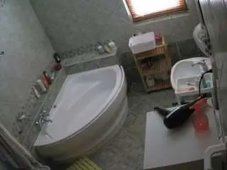 Voyeurcam-julmodels-bath-1st-2  live sex cam