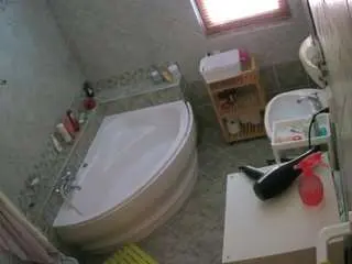 Voyeurcam-julmodels-bath-1st-2  live sex cam