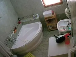 Voyeurcam-julmodels-bath-1st-2  live sex cam