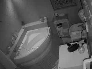Voyeurcam-julmodels-bath-1st-2  live sex cam