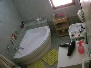 Voyeurcam-julmodels-bath-1st-2  live sex cam