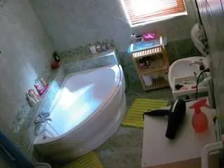 Voyeurcam-julmodels-bath-1st-2  live sex cam