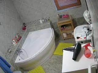 Voyeurcam-julmodels-bath-1st-2  live sex cam