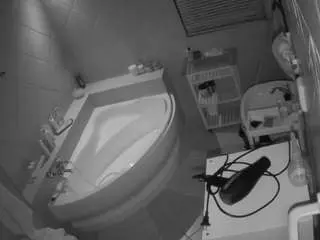 Voyeurcam-julmodels-bath-1st-2  live sex cam