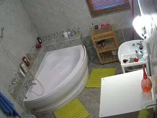 Voyeurcam-julmodels-bath-1st-2  live sex cam