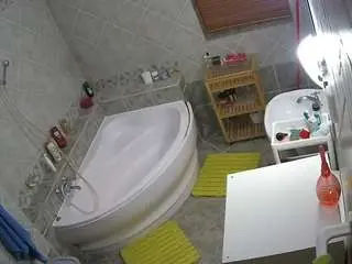 Voyeurcam-julmodels-bath-1st-2  live sex cam