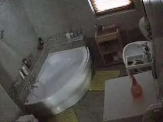 Voyeurcam-julmodels-bath-1st-2  live sex cam