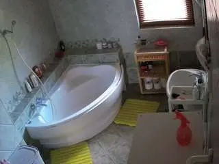 Voyeurcam-julmodels-bath-1st-2  live sex cam