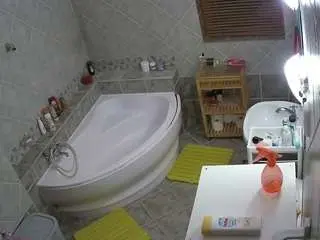 Voyeurcam-julmodels-bath-1st-2  live sex cam