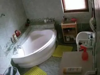 Voyeurcam-julmodels-bath-1st-2  live sex cam