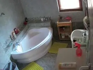 Voyeurcam-julmodels-bath-1st-2  live sex cam