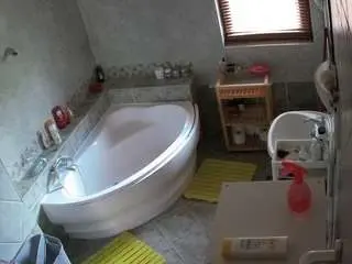 Voyeurcam-julmodels-bath-1st-2  live sex cam