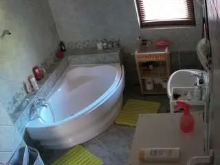 Voyeurcam-julmodels-bath-1st-2  live sex cam