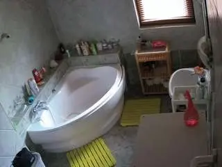 Voyeurcam-julmodels-bath-1st-2  live sex cam