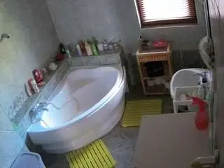 Voyeurcam-julmodels-bath-1st-2  live sex cam