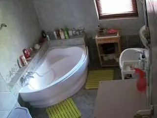 Voyeurcam-julmodels-bath-1st-2  live sex cam