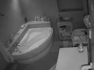 Voyeurcam-julmodels-bath-1st-2  live sex cam