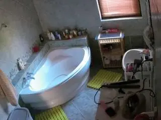 Voyeurcam-julmodels-bath-1st-2  live sex cam