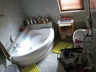 Voyeurcam-julmodels-bath-1st-2  live sex cam