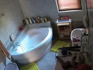Voyeurcam-julmodels-bath-1st-2  live sex cam