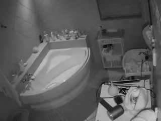 Voyeurcam-julmodels-bath-1st-2  live sex cam