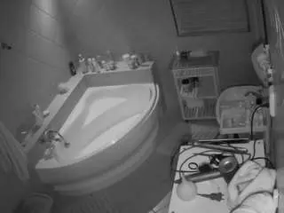 Voyeurcam-julmodels-bath-1st-2  live sex cam
