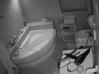 Voyeurcam-julmodels-bath-1st-2  live sex cam