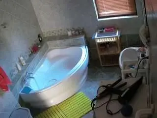 Voyeurcam-julmodels-bath-1st-2  live sex cam