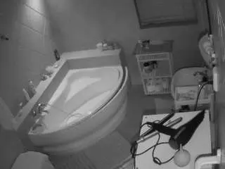 Voyeurcam-julmodels-bath-1st-2  live sex cam